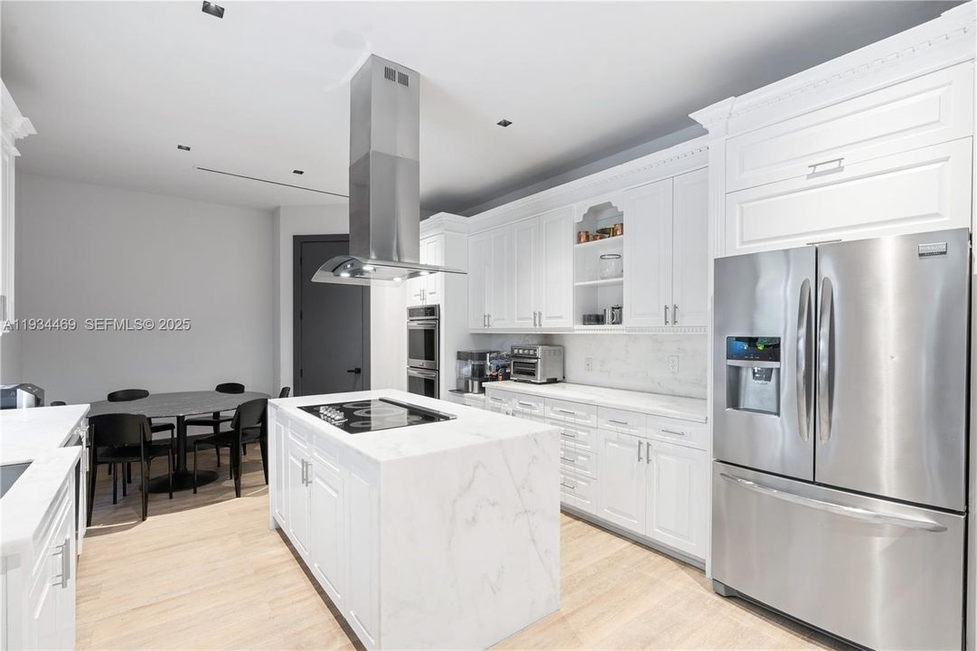 En Venta: $3,250,000 (4 camas, 5 baños, 3393 Pies cuadrados)