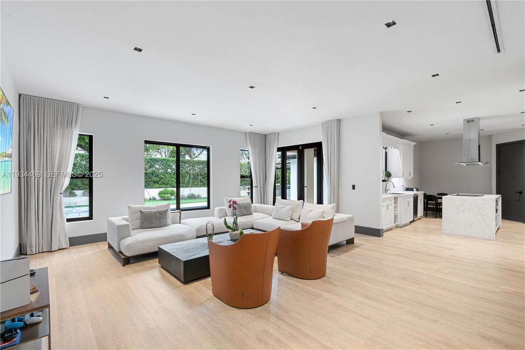 En Venta: $3,250,000 (4 camas, 5 baños, 3393 Pies cuadrados)