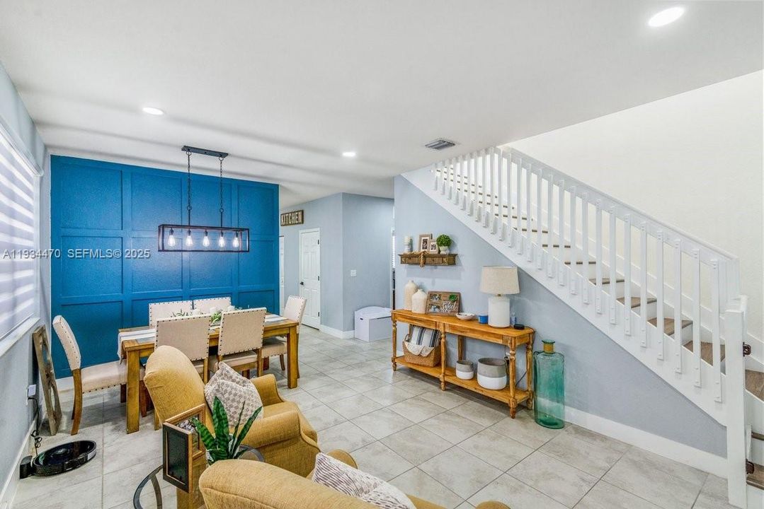 For Rent: $3,000 (3 beds, 2 baths, 2497 Square Feet)