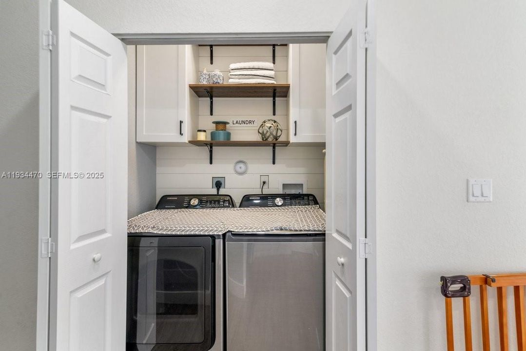 For Rent: $3,000 (3 beds, 2 baths, 2497 Square Feet)