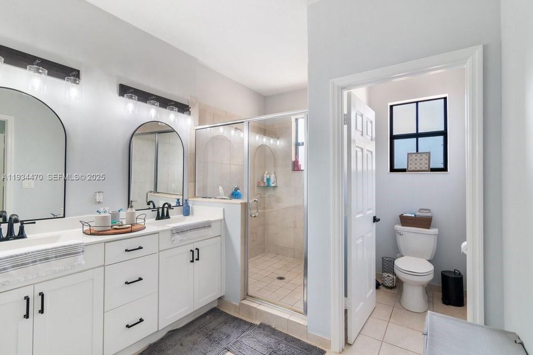 For Rent: $3,000 (3 beds, 2 baths, 2497 Square Feet)