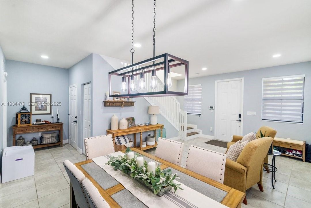 For Rent: $3,000 (3 beds, 2 baths, 2497 Square Feet)