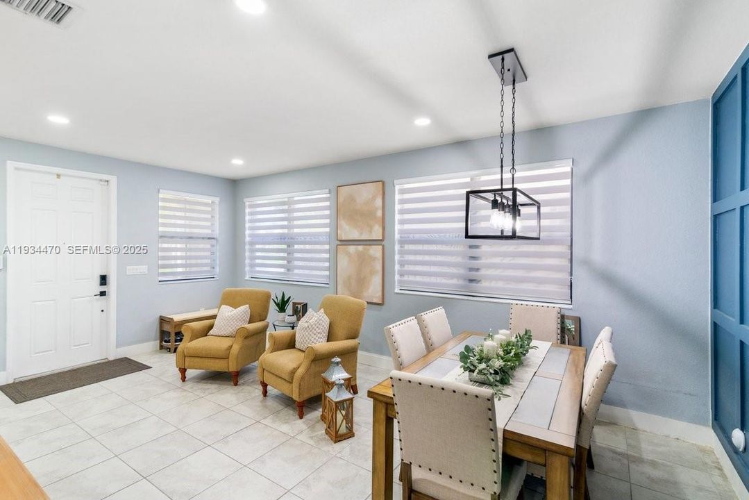 For Rent: $3,000 (3 beds, 2 baths, 2497 Square Feet)