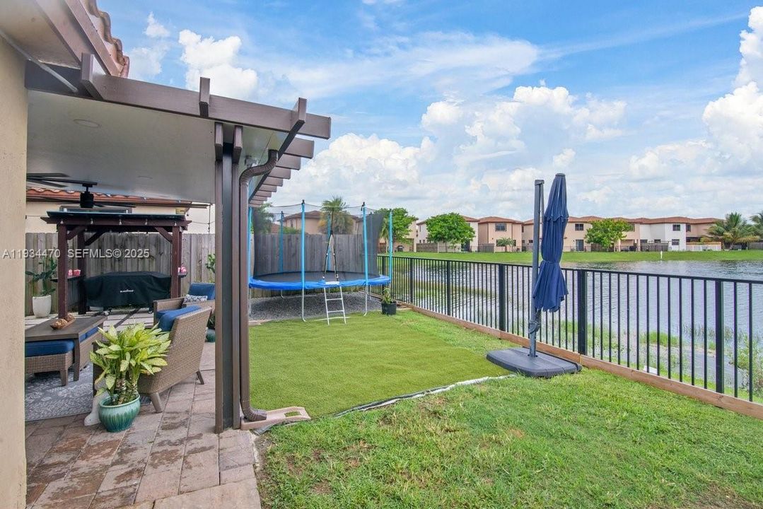 For Rent: $3,000 (3 beds, 2 baths, 2497 Square Feet)