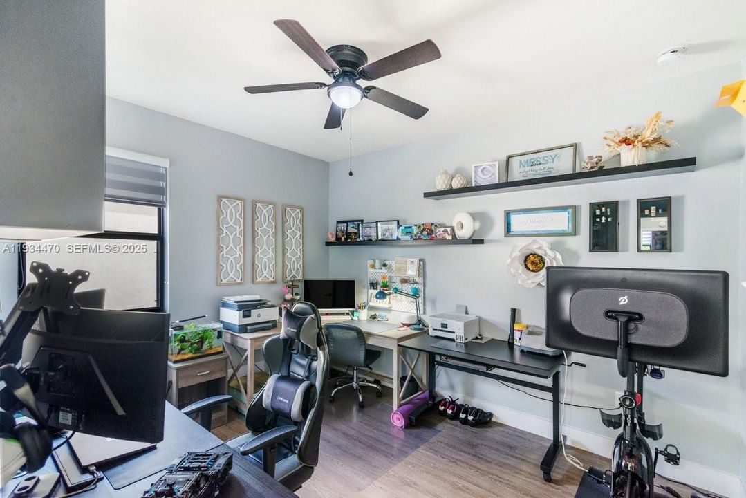 For Rent: $3,000 (3 beds, 2 baths, 2497 Square Feet)