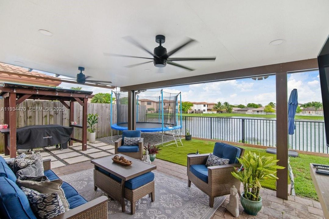 For Rent: $3,000 (3 beds, 2 baths, 2497 Square Feet)