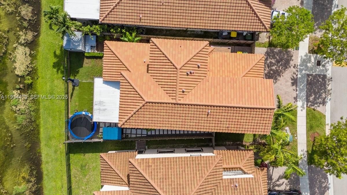 For Rent: $3,000 (3 beds, 2 baths, 2497 Square Feet)