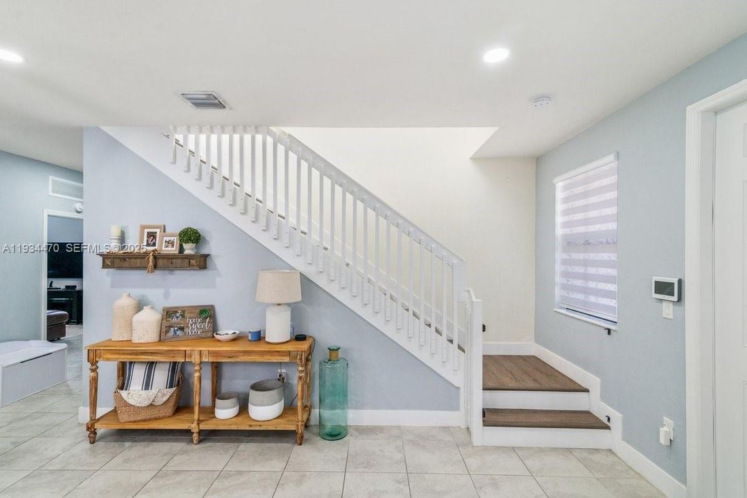 For Rent: $3,000 (3 beds, 2 baths, 2497 Square Feet)