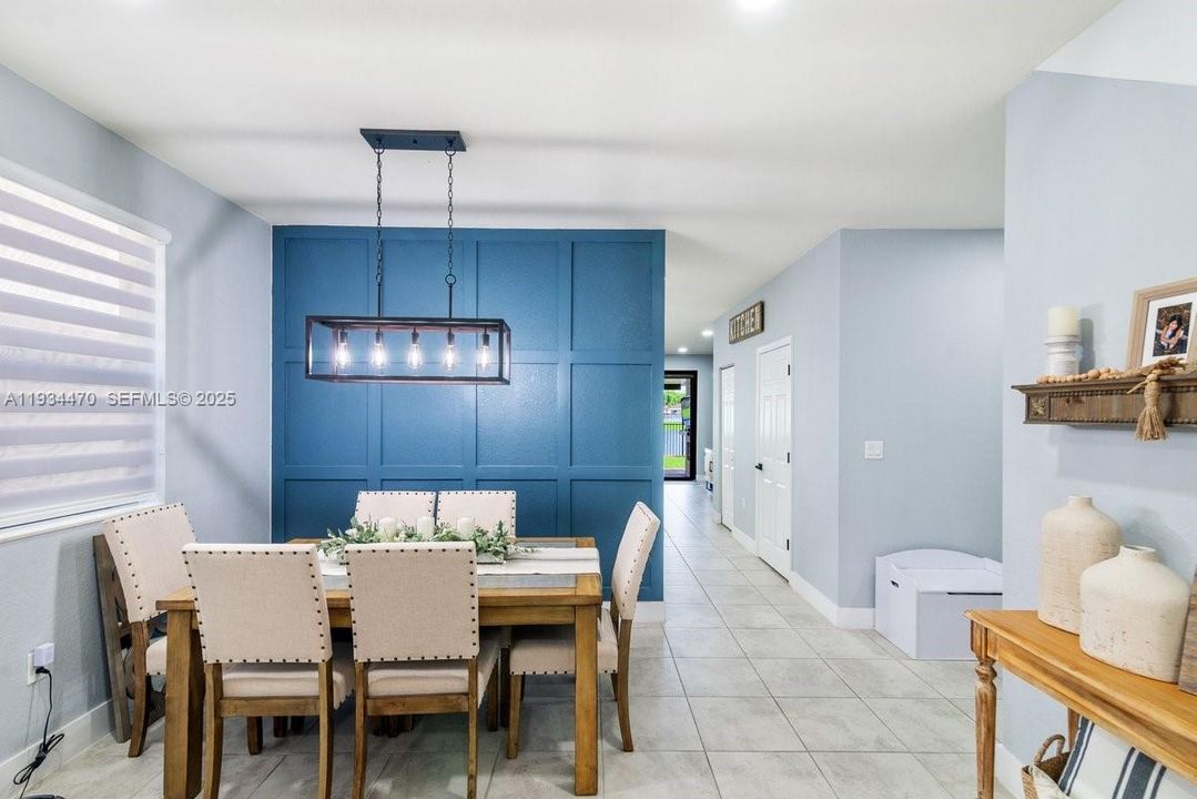 For Rent: $3,000 (3 beds, 2 baths, 2497 Square Feet)