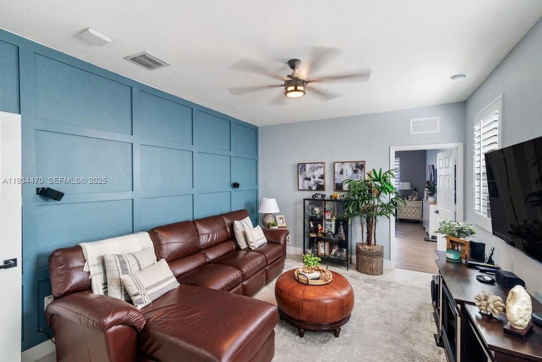 For Rent: $3,000 (3 beds, 2 baths, 2497 Square Feet)