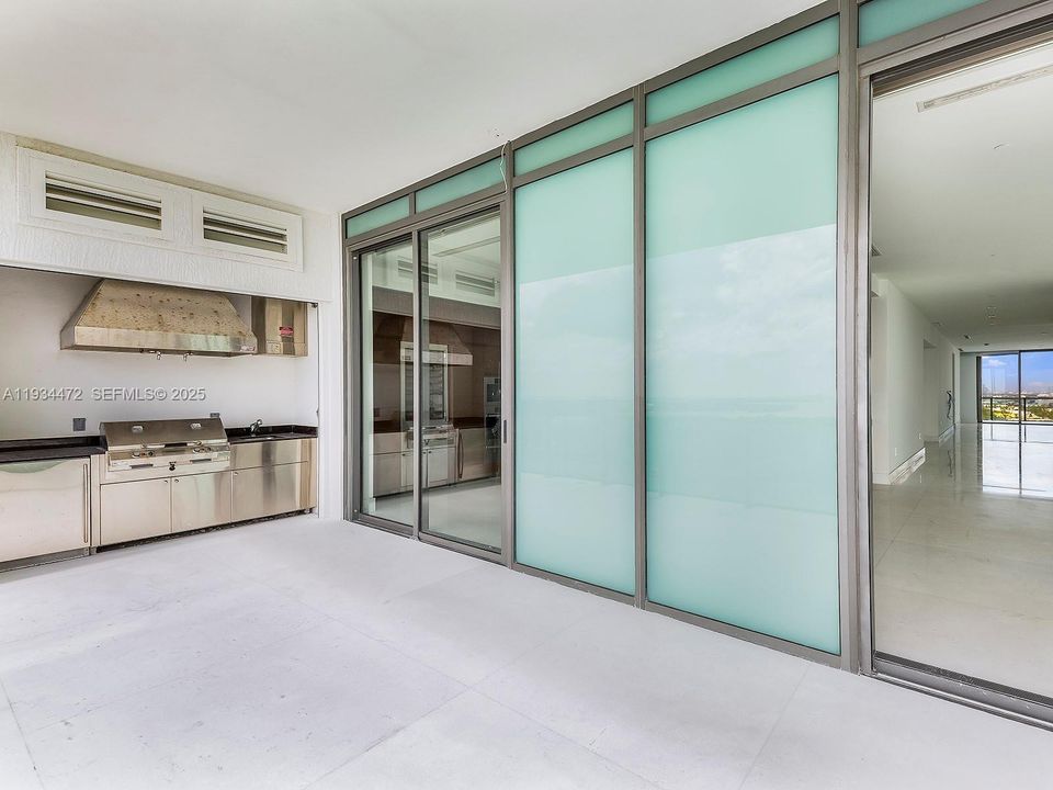 For Rent: $42,000 (3 beds, 3 baths, 2756 Square Feet)