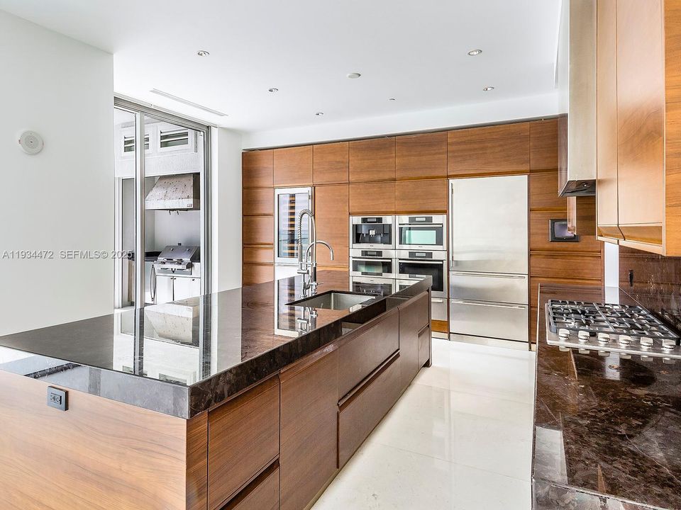 For Rent: $42,000 (3 beds, 3 baths, 2756 Square Feet)