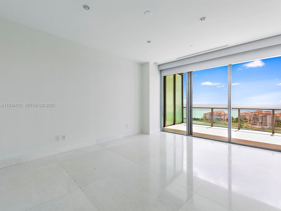 For Rent: $42,000 (3 beds, 3 baths, 2756 Square Feet)