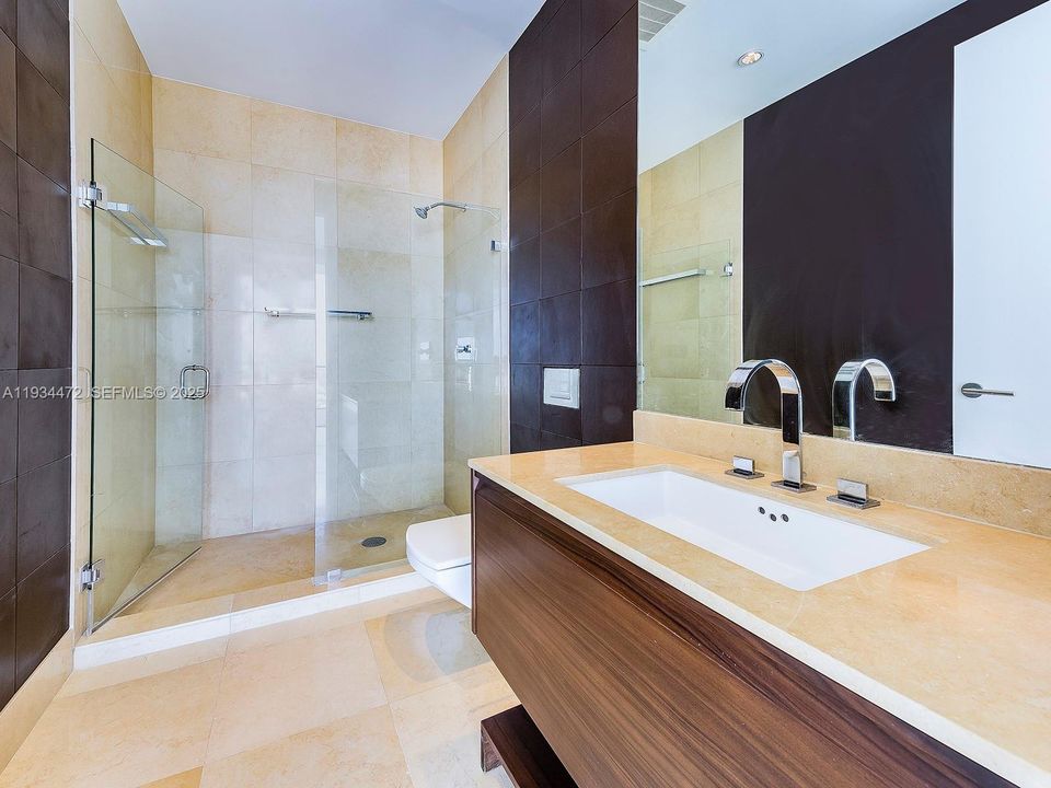 For Rent: $42,000 (3 beds, 3 baths, 2756 Square Feet)