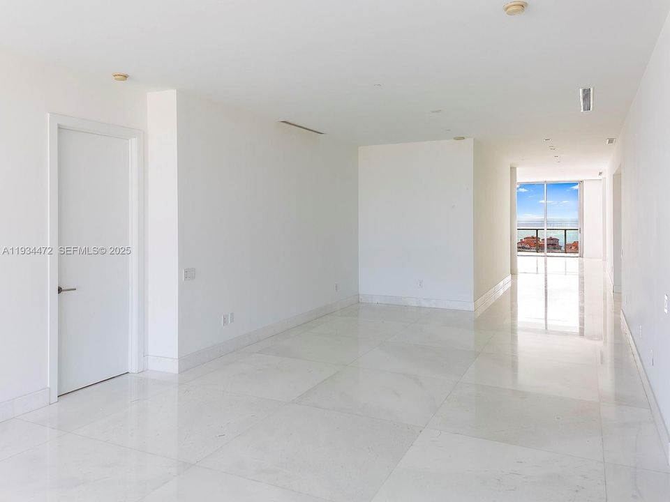 For Rent: $42,000 (3 beds, 3 baths, 2756 Square Feet)