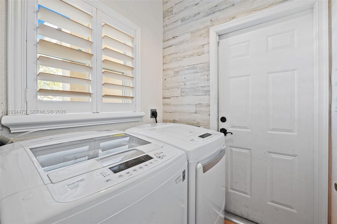 For Sale: $745,000 (3 beds, 2 baths, 2111 Square Feet)