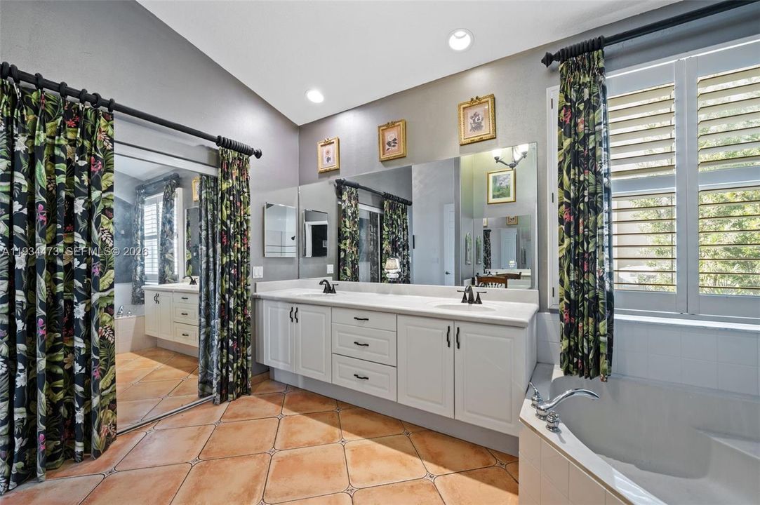 For Sale: $745,000 (3 beds, 2 baths, 2111 Square Feet)