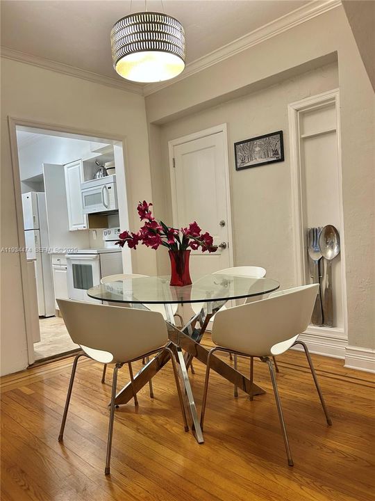 For Rent: $2,000 (1 beds, 1 baths, 790 Square Feet)