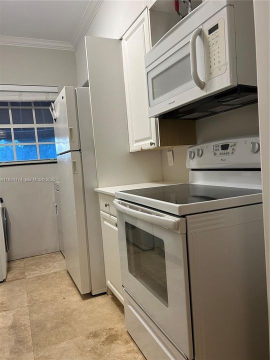 For Rent: $2,000 (1 beds, 1 baths, 790 Square Feet)