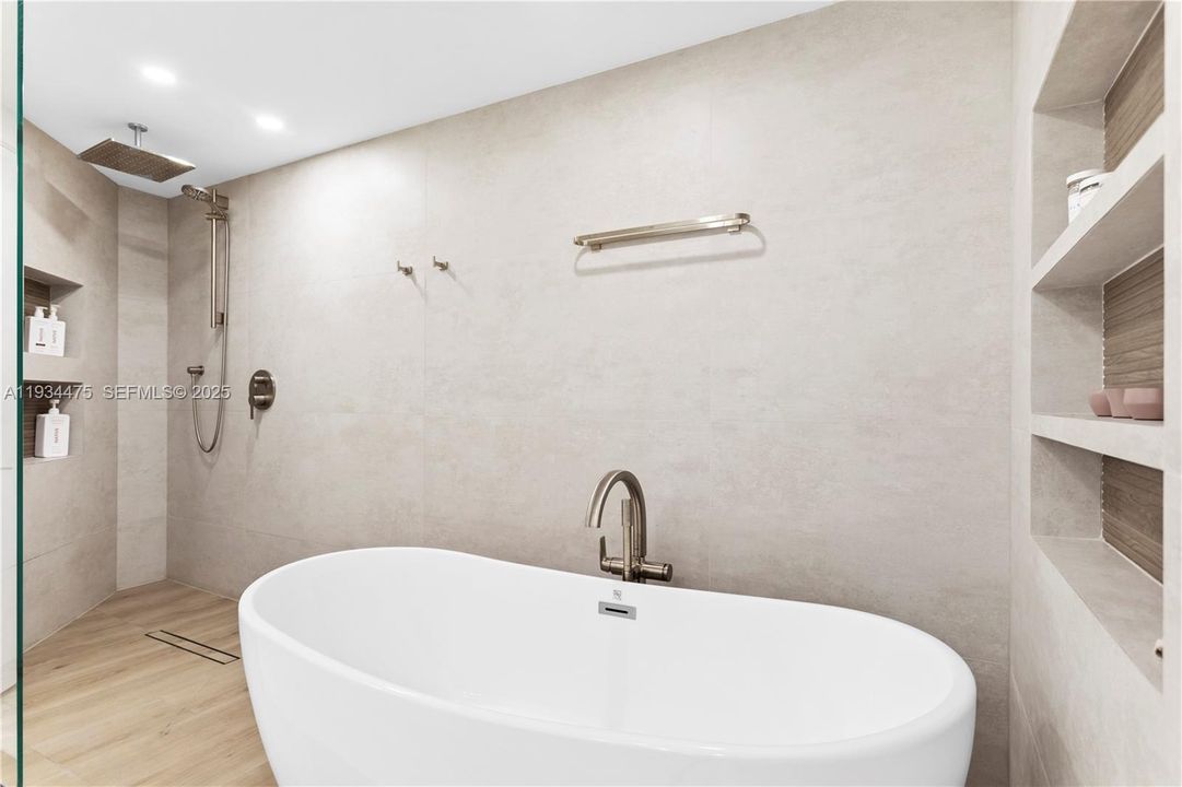 На продажу: $2,850,000 (3 спален, 3 ванн, 2130 Квадратных фут)