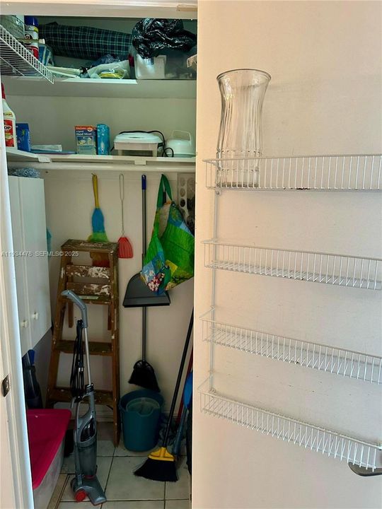 На продажу: $79,000 (1 спален, 1 ванн, 620 Квадратных фут)