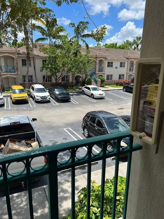 For Rent: $1,600 (2 beds, 2 baths, 815 Square Feet)