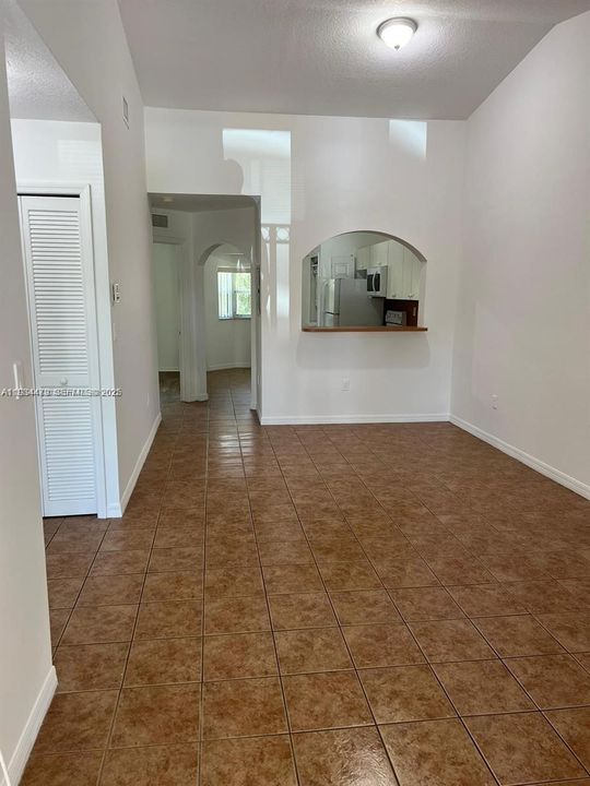 For Rent: $1,600 (2 beds, 2 baths, 815 Square Feet)