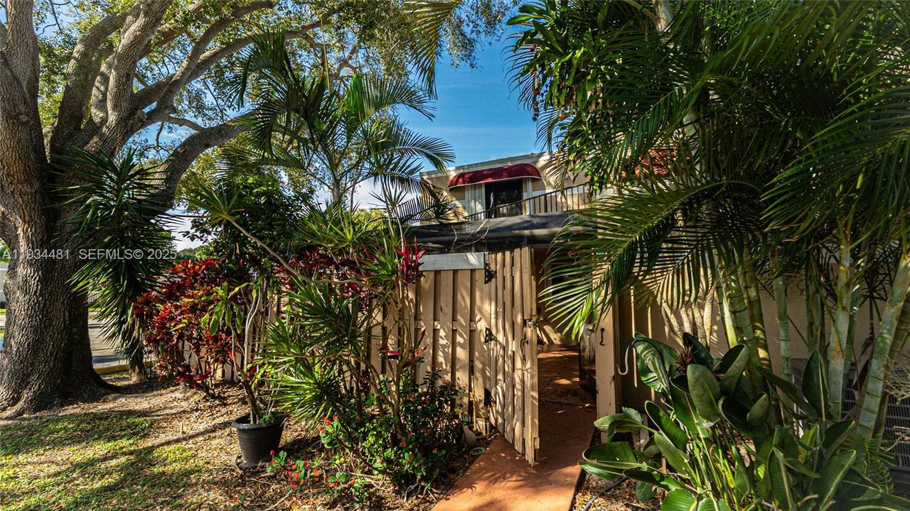 В аренду: $3,000 (3 спален, 3 ванн, 1326 Квадратных фут)