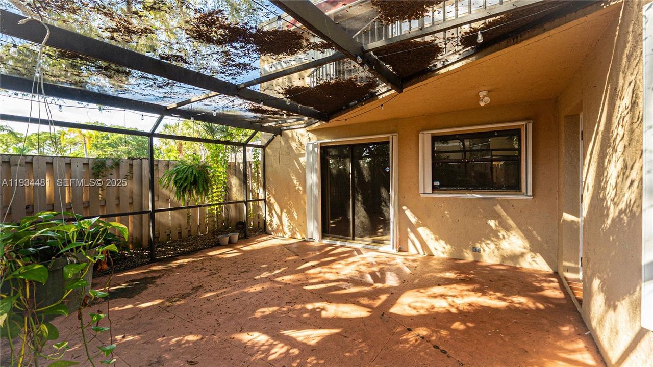 В аренду: $3,000 (3 спален, 3 ванн, 1326 Квадратных фут)