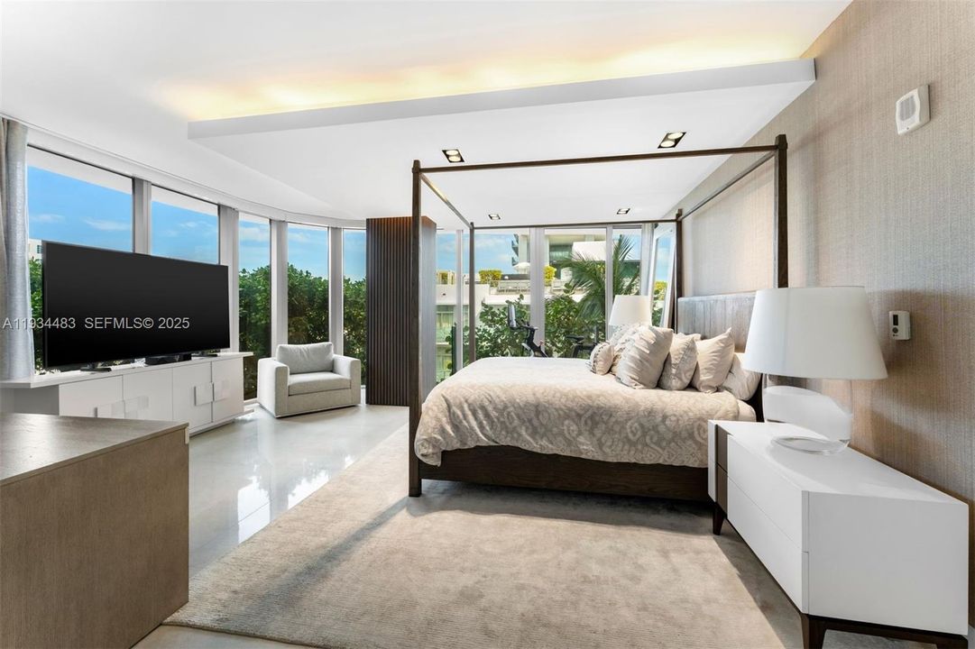 For Rent: $40,000 (5 beds, 5 baths, 3041 Square Feet)