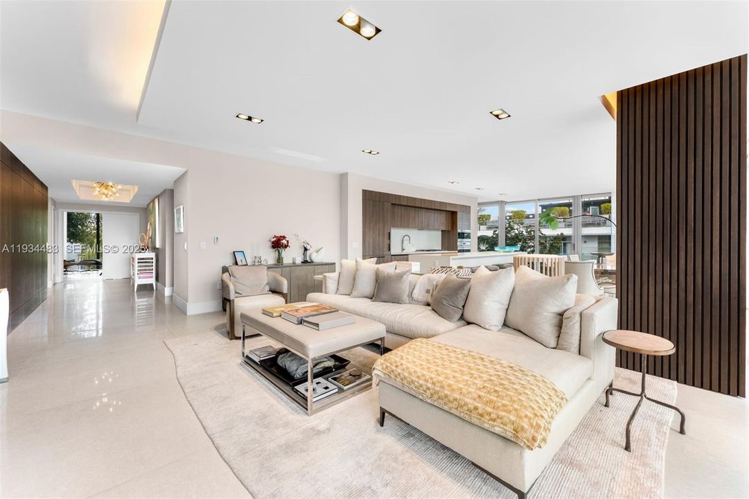 For Rent: $40,000 (5 beds, 5 baths, 3041 Square Feet)