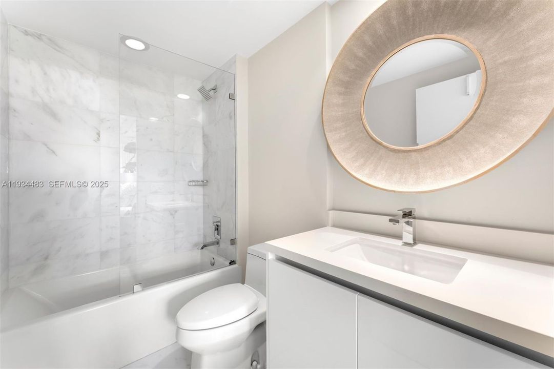 For Rent: $40,000 (5 beds, 5 baths, 3041 Square Feet)