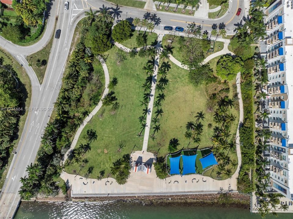 For Sale: $495,000 (2 beds, 1 baths, 1299 Square Feet)