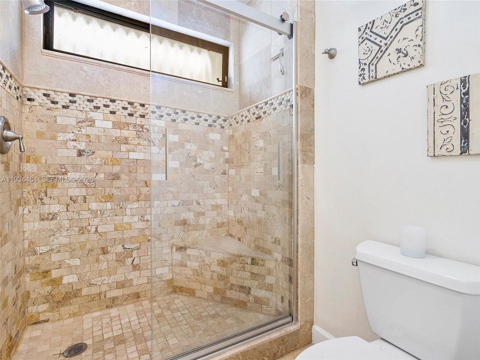 For Sale: $495,000 (2 beds, 1 baths, 1299 Square Feet)