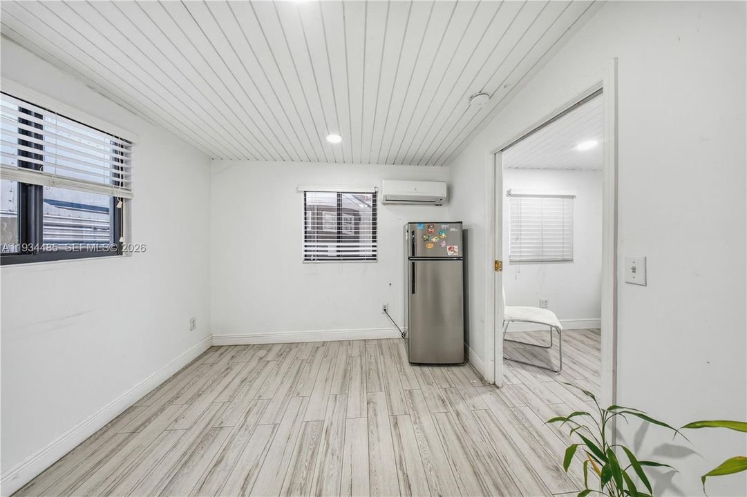 待售: $680,000 (3 贝兹, 2 浴室, 1589 平方英尺)