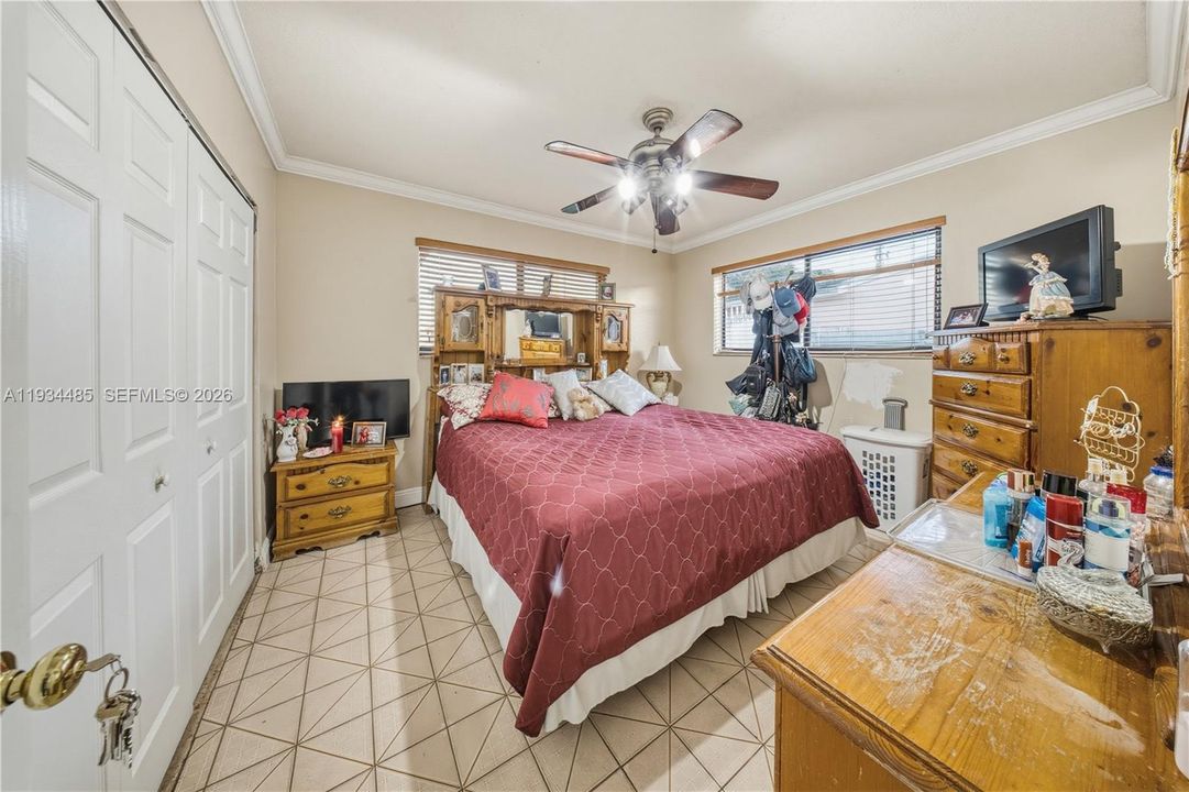 待售: $680,000 (3 贝兹, 2 浴室, 1589 平方英尺)