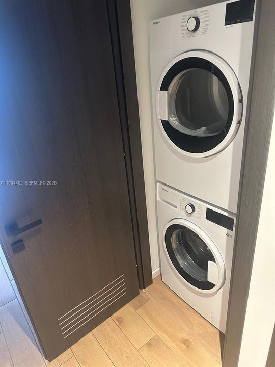 На продажу: $650,000 (0 спален, 1 ванн, 439 Квадратных фут)