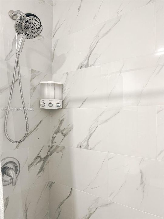 В аренду: $1,600 (1 спален, 1 ванн, 1046 Квадратных фут)