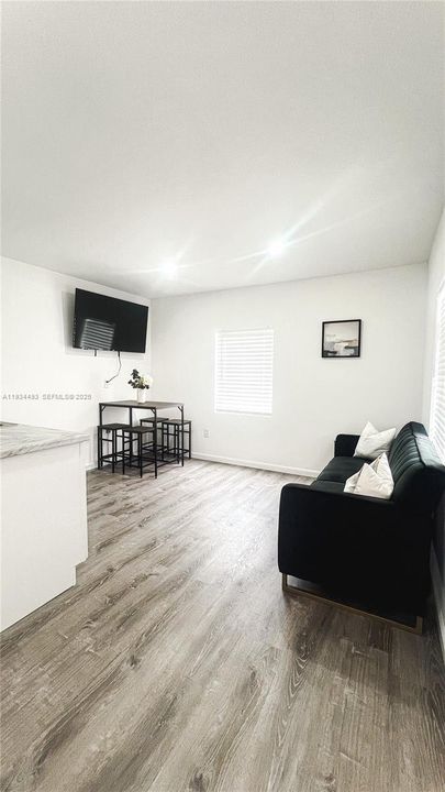 В аренду: $1,600 (1 спален, 1 ванн, 1046 Квадратных фут)