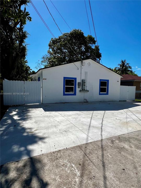 В аренду: $1,600 (1 спален, 1 ванн, 1046 Квадратных фут)