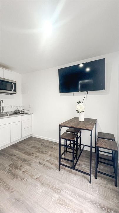 В аренду: $1,600 (1 спален, 1 ванн, 1046 Квадратных фут)