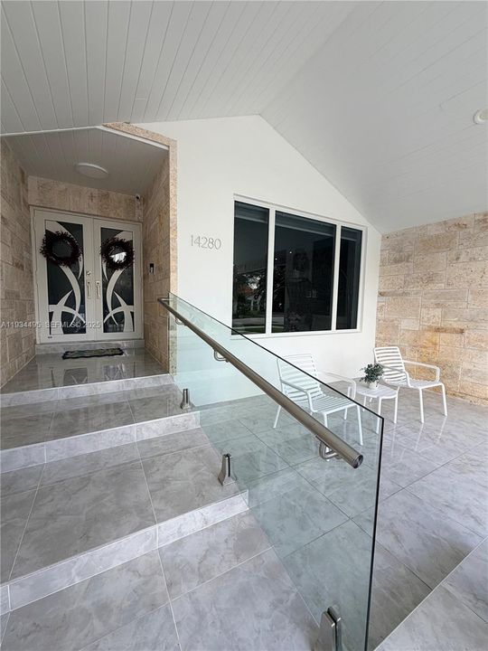 На продажу: $1,175,000 (3 спален, 3 ванн, 2145 Квадратных фут)