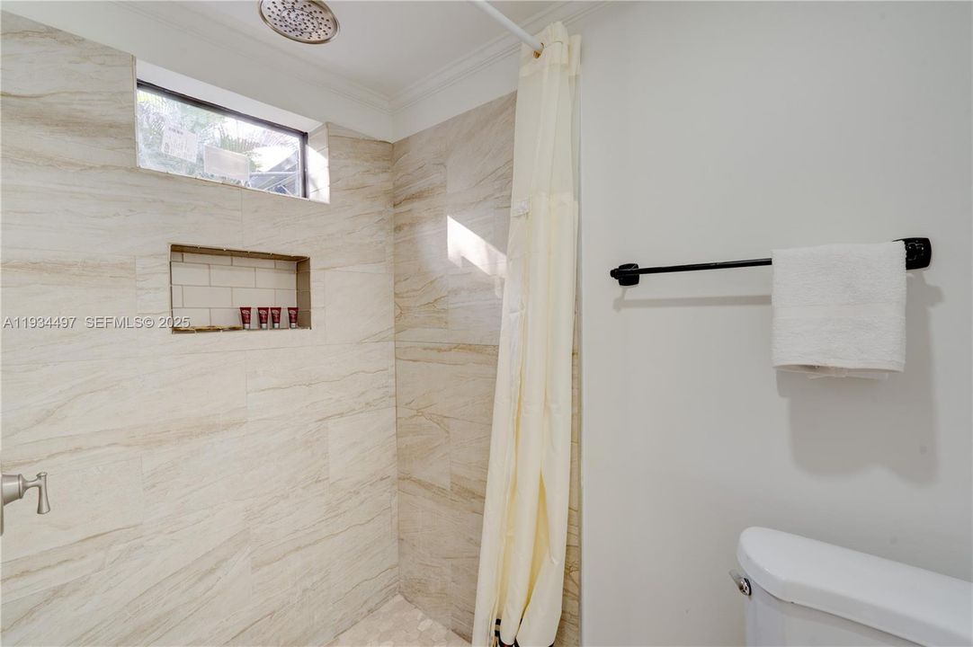 В аренду: $1,250 (1 спален, 1 ванн, 0 Квадратных фут)