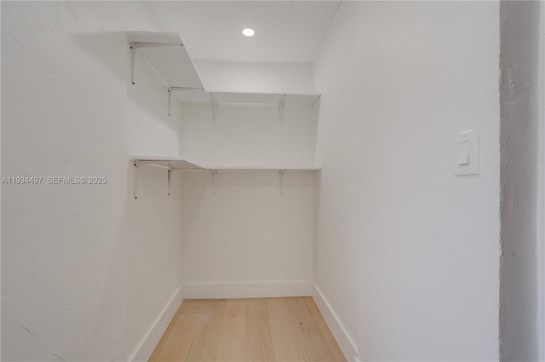 В аренду: $1,250 (1 спален, 1 ванн, 0 Квадратных фут)