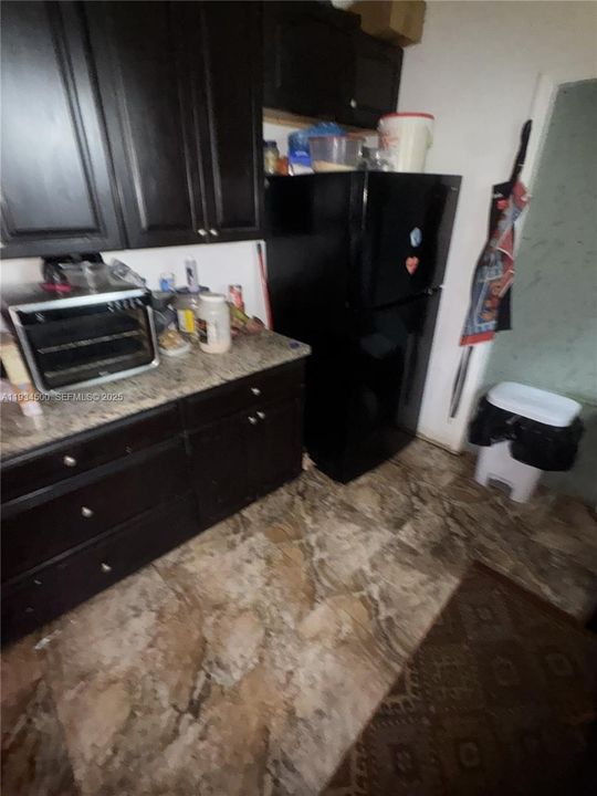 Под контрактом: $410,000 (3 спален, 2 ванн, 1261 Квадратных фут)