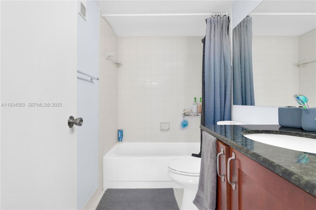 En Renta: $3,699 (2 camas, 2 baños, 985 Pies cuadrados)