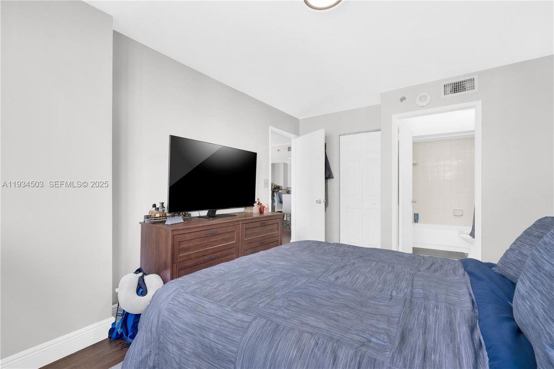 En Renta: $3,699 (2 camas, 2 baños, 985 Pies cuadrados)