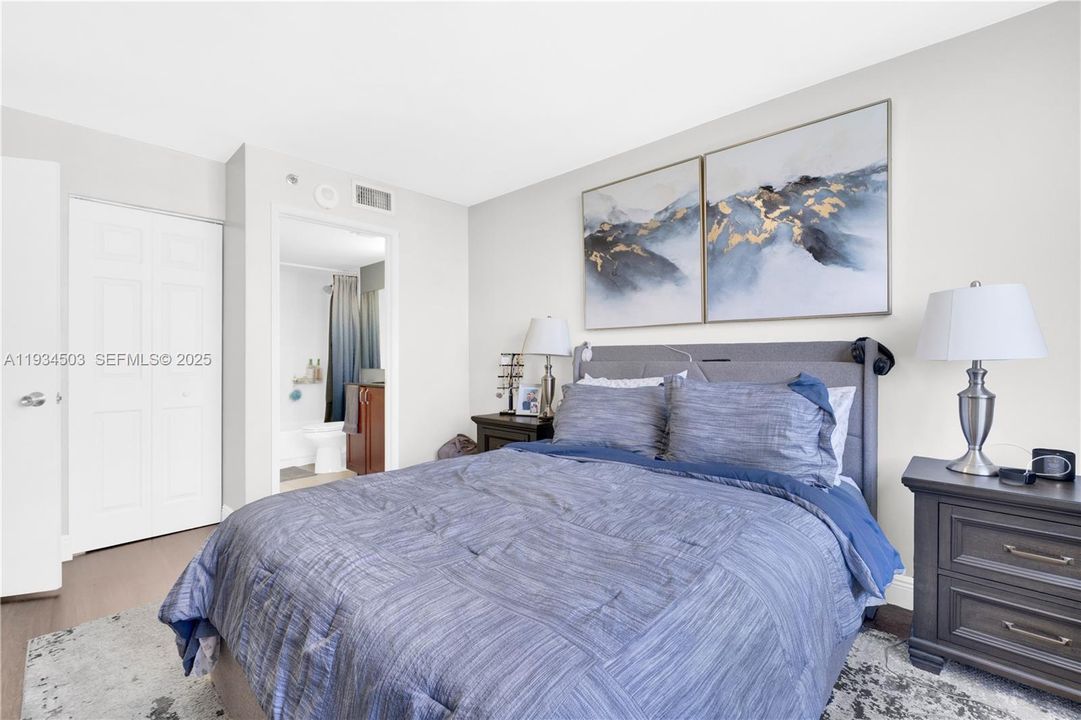 En Renta: $3,699 (2 camas, 2 baños, 985 Pies cuadrados)