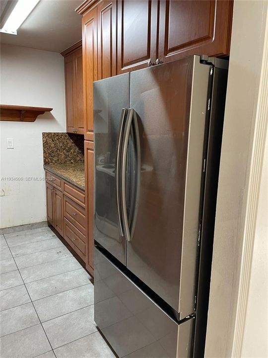 For Sale: $389,000 (3 beds, 1 baths, 1083 Square Feet)