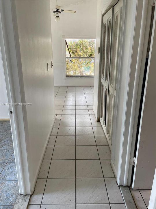 For Sale: $389,000 (3 beds, 1 baths, 1083 Square Feet)